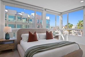 2 bedrooms, desk, iron/ironing board, travel cot