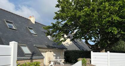 maison 300 M de la plage du Roaliguen avec école de voile et plage surveillée