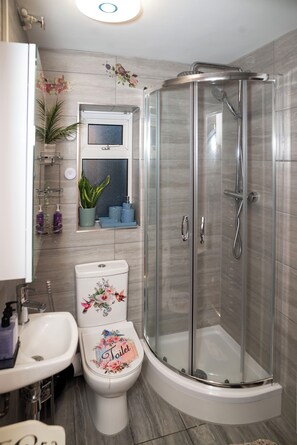 Shared Dormitory, 1 Bedroom | Bathroom