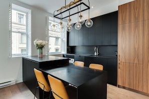Micro-ondes, four, plaque de cuisson, lave-vaisselle