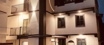 Brand new 2-bedroom apartment close to Lulu mall, with AC, WiFi and free parking
