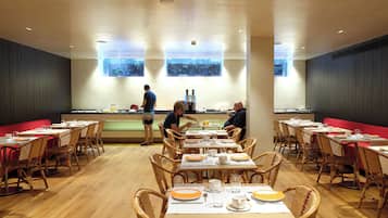 Daily continental breakfast (EUR 12.95 per person)