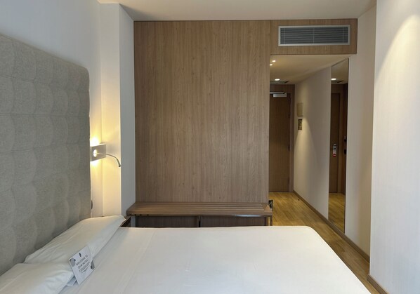 1 bedroom, in-room safe, desk, laptop workspace