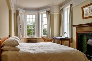 9 bedrooms, iron/ironing board, Internet