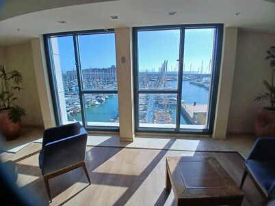 Chic hotel suite in superb Herzliya with fitness room, WiFi and pool