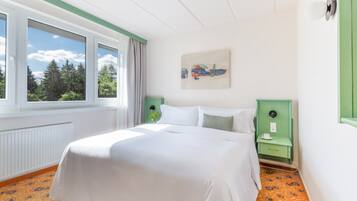 1 Schlafzimmer, Reisekinderbett