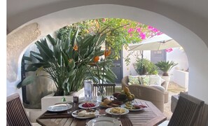 Outdoor dining