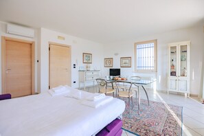 2 chambres, Wi-Fi gratuit, draps fournis