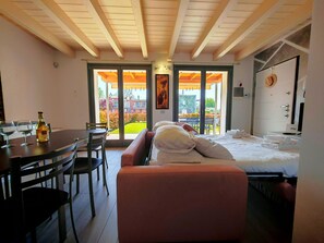 1 Schlafzimmer, Reisekinderbett, kostenloses WLAN, Bettwäsche