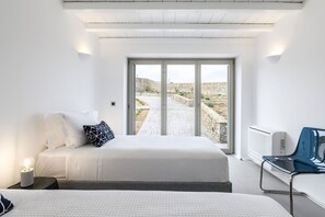 4 bedrooms, iron/ironing board, free WiFi