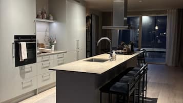 Réfrigérateur, micro-ondes, four, lave-vaisselle