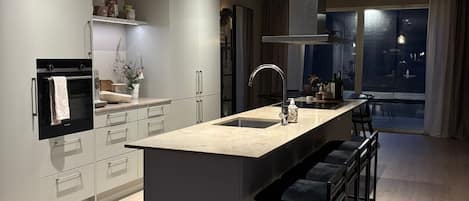 Fridge, microwave, oven, dishwasher