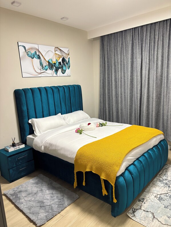 2 bedrooms, iron/ironing board, WiFi