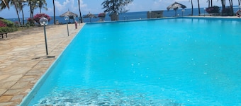 Welcome to our modern and cozy one-bedroom apartment right on the coastal beach!
