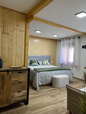 2 bedrooms, iron/ironing board, free WiFi
