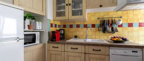 Fridge, microwave, oven, dishwasher