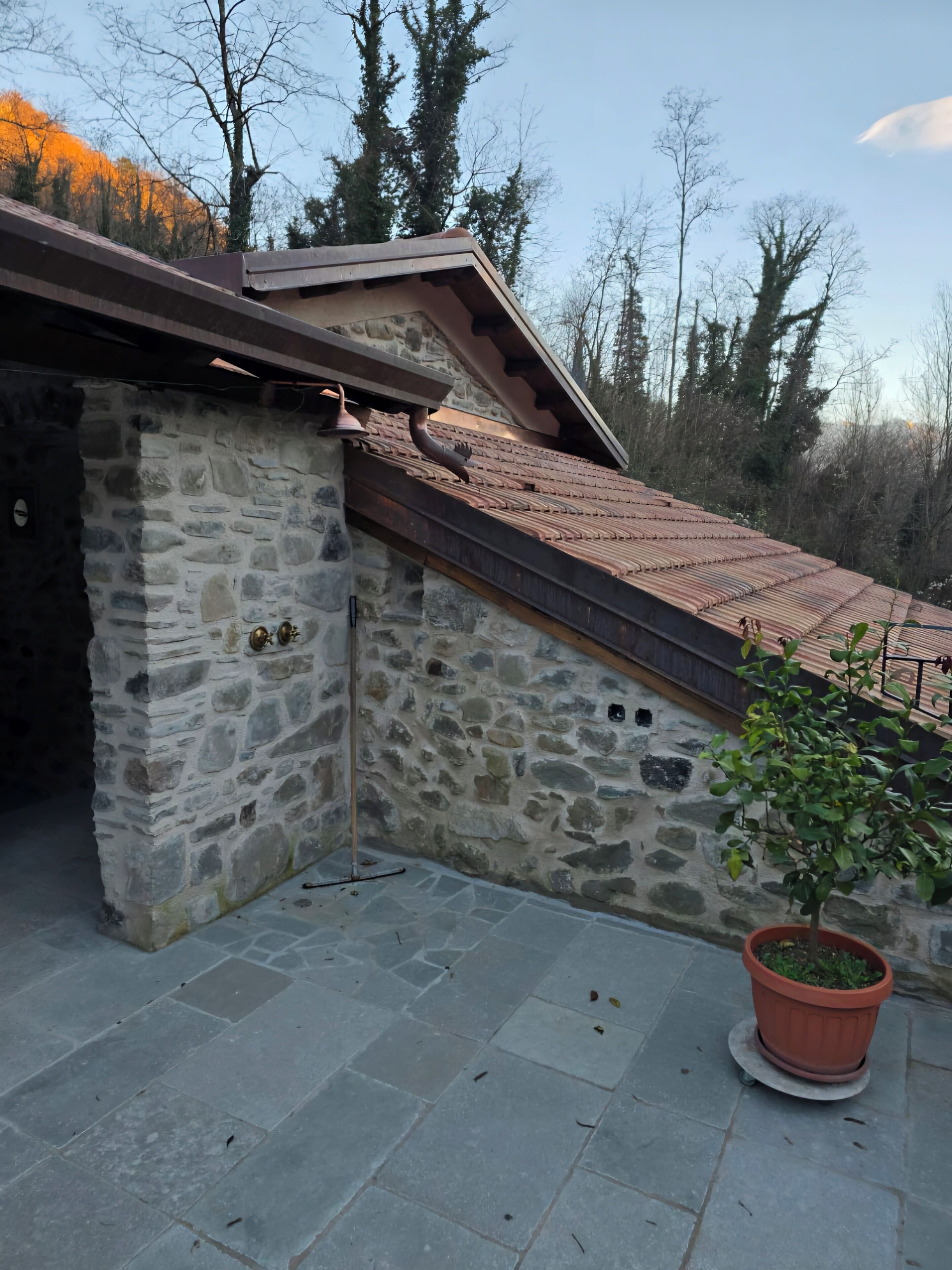 تفاصيل الفندق من الخارج