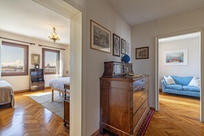 2 dormitoris, planxa i posts de planxar, wifi gratuïta i roba de llit