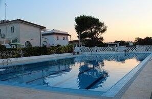 Seasonal outdoor pool - Luca's House (Giovinazzo)