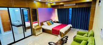 Revel in the beauty of lake life