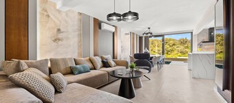 The Bayfront - Luxury Pool Residence