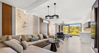 The Bayfront - Luxury Pool Residence