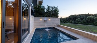 The Bayfront - Luxury Pool Residence