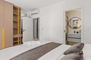 2 室のベッドルーム、セーフティボックス (室内)、アイロン / アイロン台、旅行用ベビーベッド