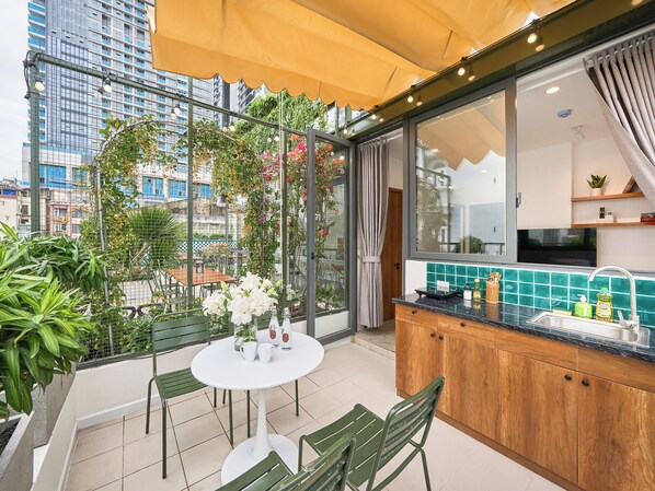 Room - Sunny Greenery oasis in downtown (Ho Chi Minh City)