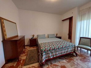 3 chambres, fer et planche à repasser, Wi-Fi, literie fournie