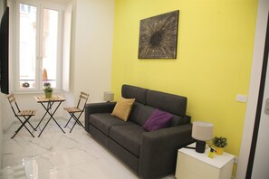 Smart TV - Cozy family suite near metro and Vatican with wi-fi and A/C (Roma)