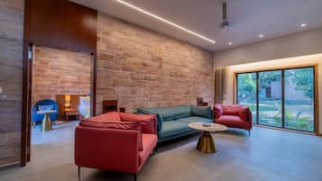 Suite Villa | 1 bedroom, minibar, desk, laptop workspace