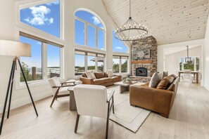 Smart TV, fireplace, offices