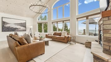 Smart TV, fireplace, offices