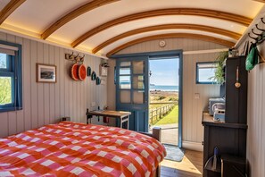 2 bedrooms, free WiFi - Lodge in Cornwall with Widemouth Bay Views (Widemouth Bay)