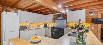 Cabin in Scotland with Stunning Mountain Views