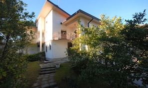 Exterior - Spacious House With Garden (Lignano Sabbiadoro)