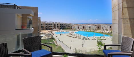Chalet, 3 Bedrooms, Balcony, Garden View | Terrace/patio