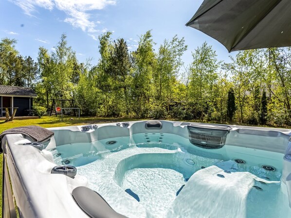 Bain à remous extérieur