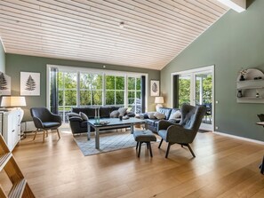 TV - "Marlena" - 1.1km from the sea by Interhome (Væggerløse)