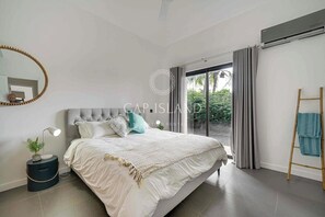 4 habitaciones, tabla de planchar con plancha, cuna de viaje y wifi 