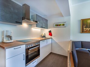 Fridge, oven, dishwasher