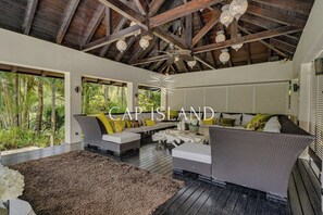 Property grounds - Exceptional villa on the golf course, tropical garden and sea view (Grand River South East)