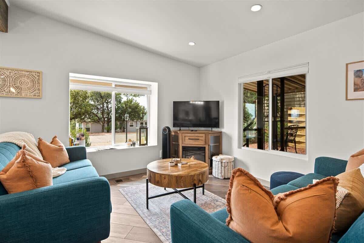TV, fireplace, offices