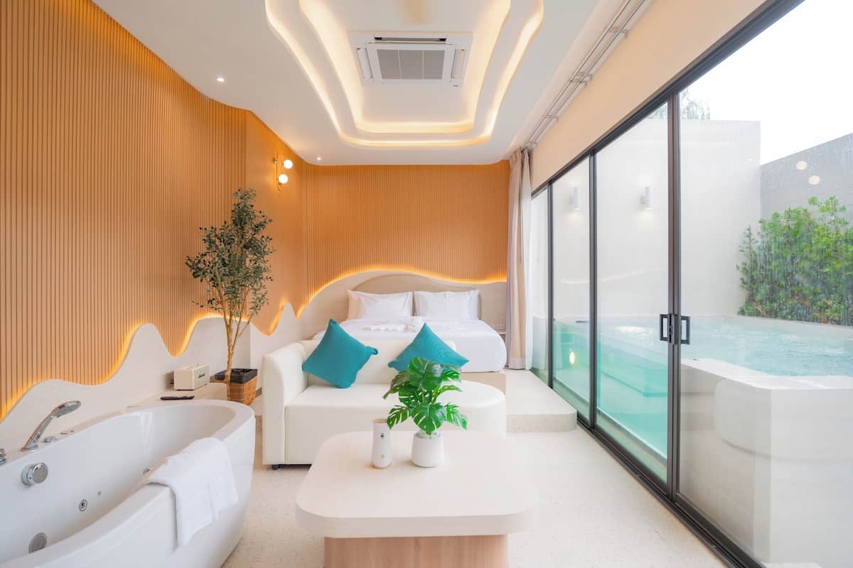 Grand Room, Pool Access