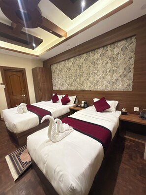 Deluxe Double or Twin Room, Air conditioning, Garden View | 1 bedroom, desk, laptop workspace, free WiFi