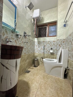 Comfort Double Room Single Use | 1 bedroom, desk, laptop workspace, free WiFi