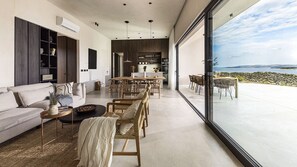 Imagen sin descripción, 3 de 38, botón