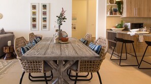 Chalet, 4 Bedrooms | In-room dining