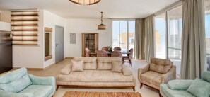 木屋, 3 间卧室 | 起居区